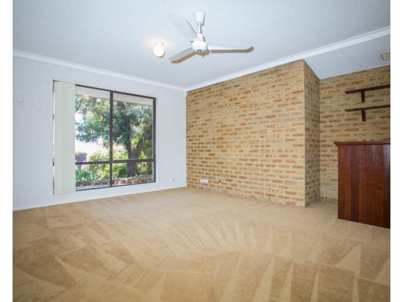 35 Tamarine Way, Swan View WA 6056