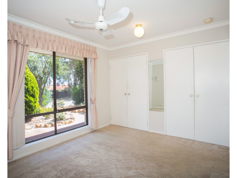 35 Tamarine Way, Swan View WA 6056