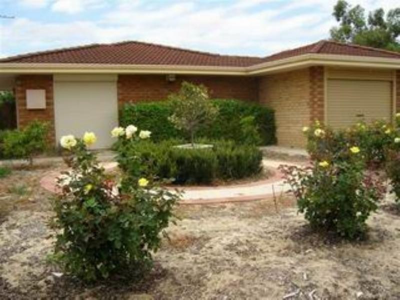 90 Victoria Parade, Midvale WA 6056