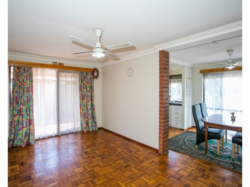 5/1 Chedworth, Eden Hill WA 6054