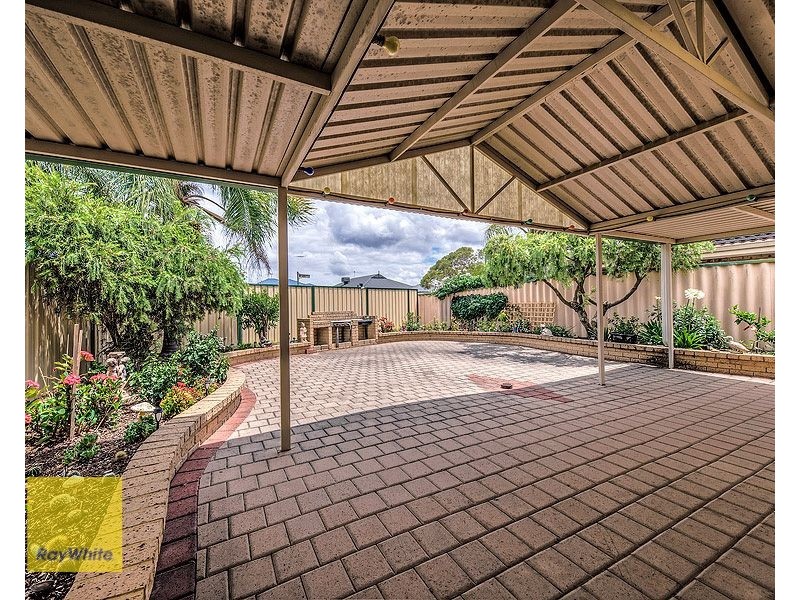 1 Beenan Elbow, South Guildford WA 6055