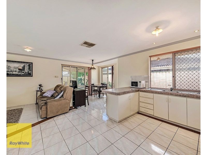 1 Beenan Elbow, South Guildford WA 6055