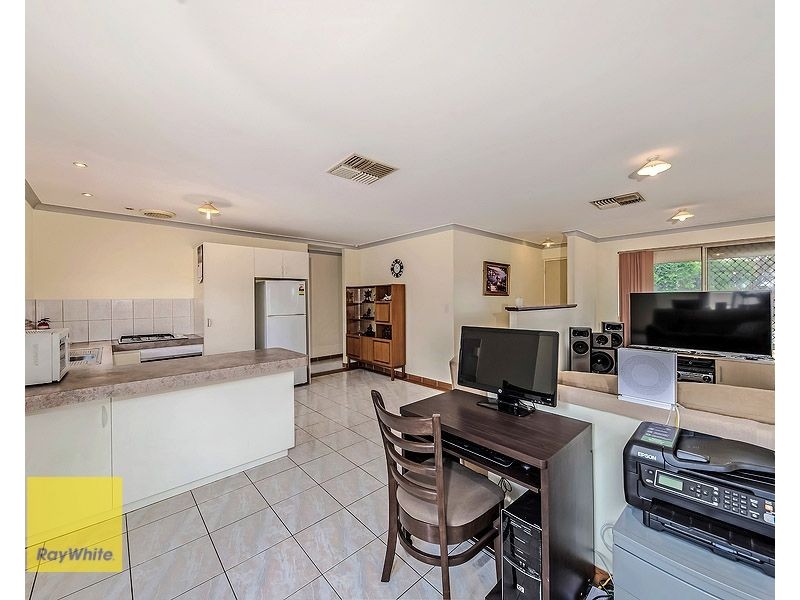 1 Beenan Elbow, South Guildford WA 6055