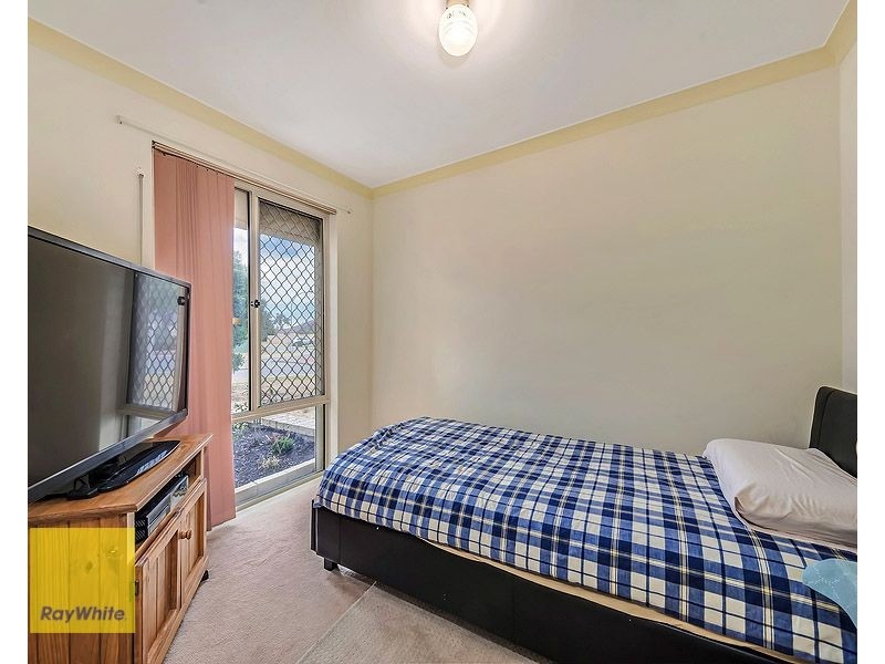 1 Beenan Elbow, South Guildford WA 6055