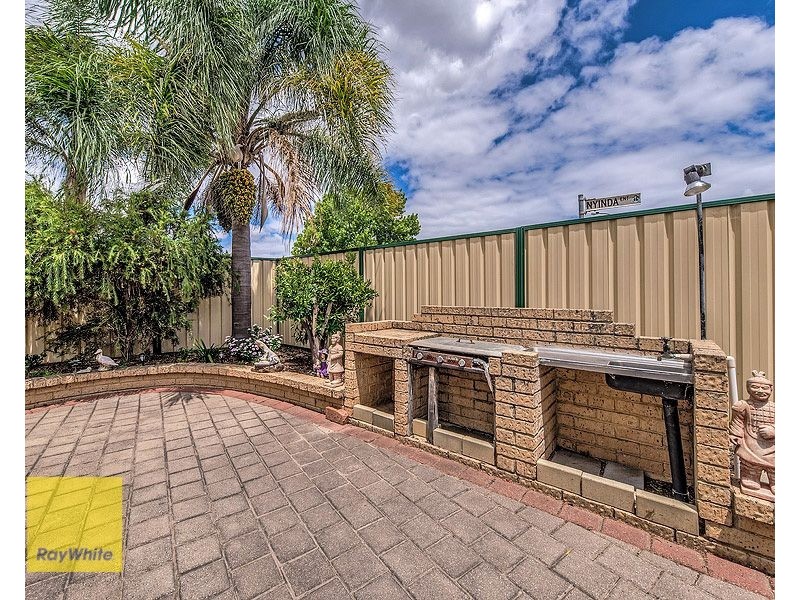 1 Beenan Elbow, South Guildford WA 6055