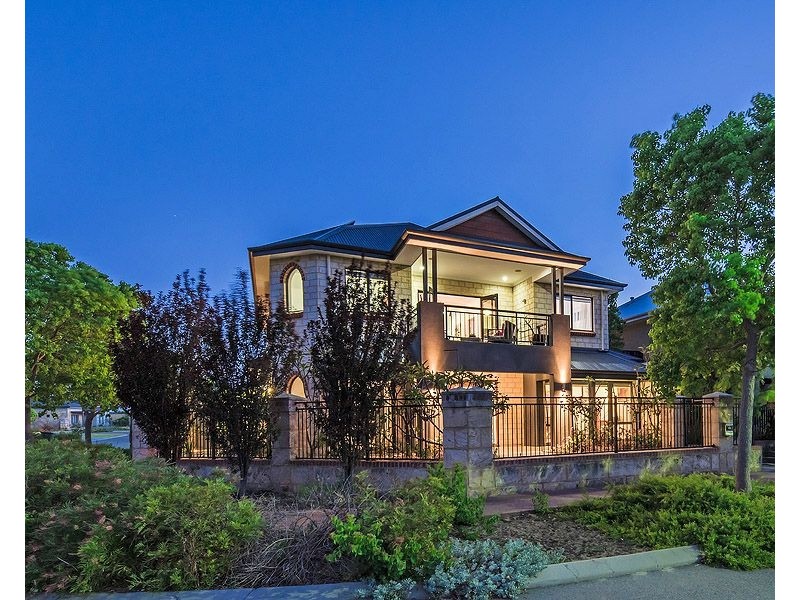 27 The Embankment, South Guildford WA 6055