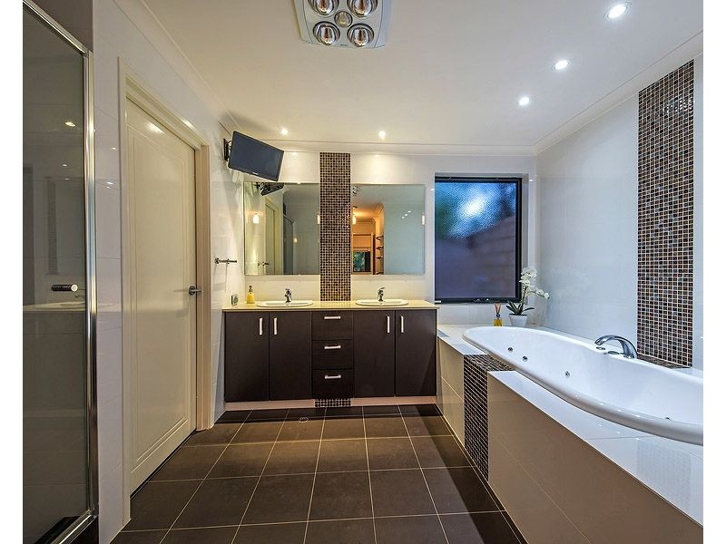 27 The Embankment, South Guildford WA 6055