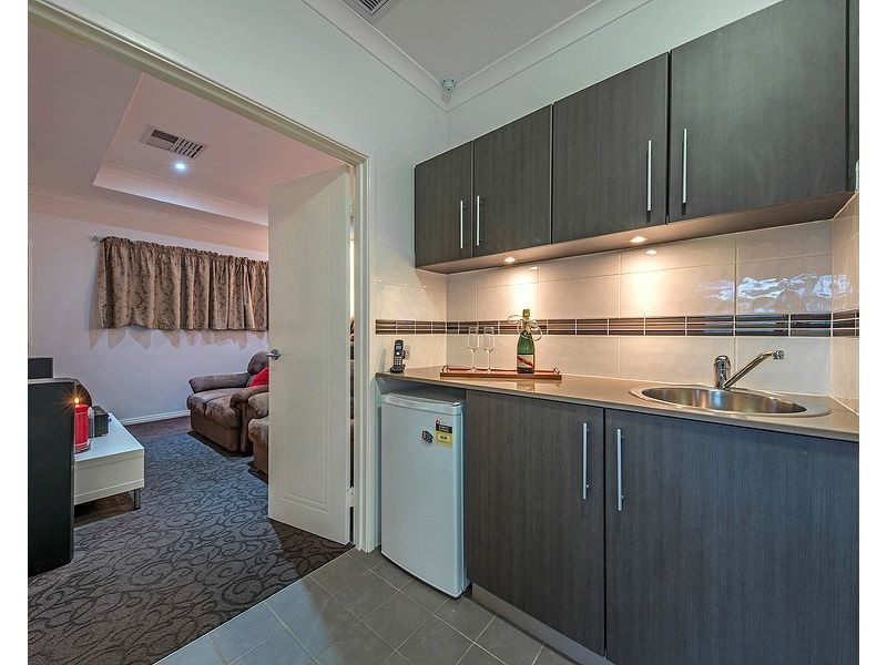 27 The Embankment, South Guildford WA 6055