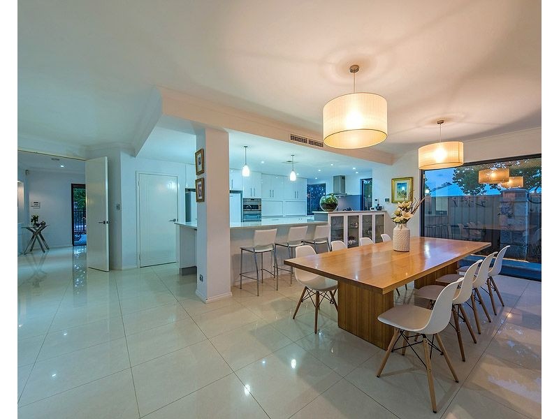 27 The Embankment, South Guildford WA 6055