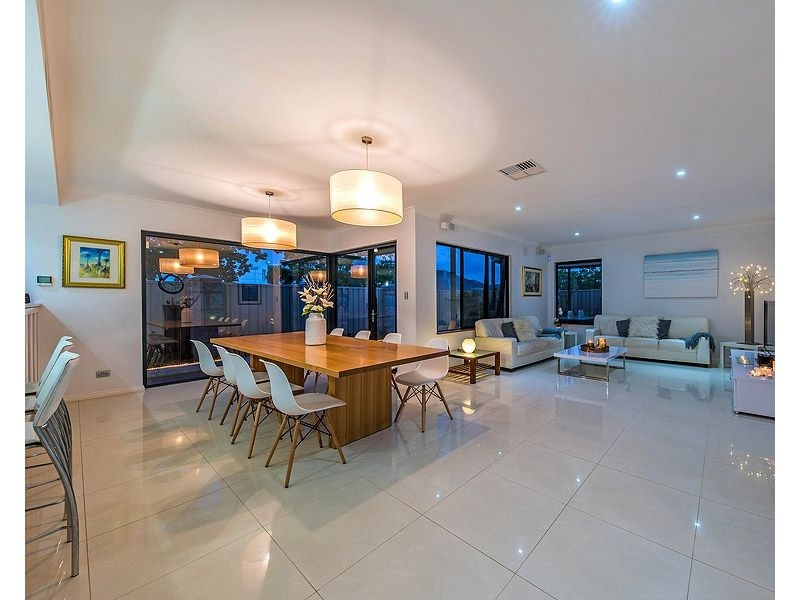 27 The Embankment, South Guildford WA 6055