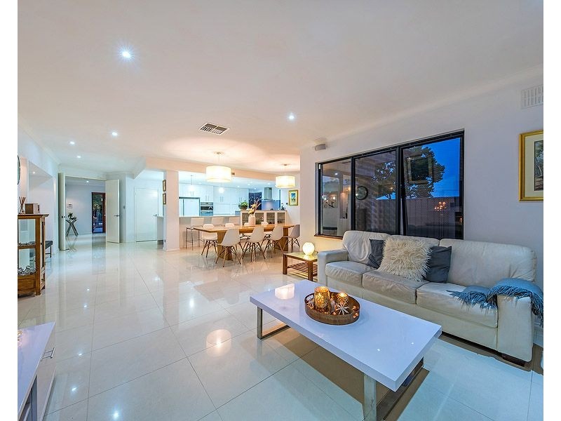 27 The Embankment, South Guildford WA 6055