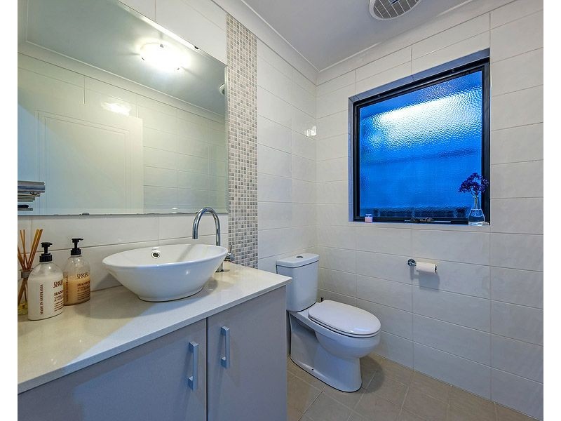 27 The Embankment, South Guildford WA 6055