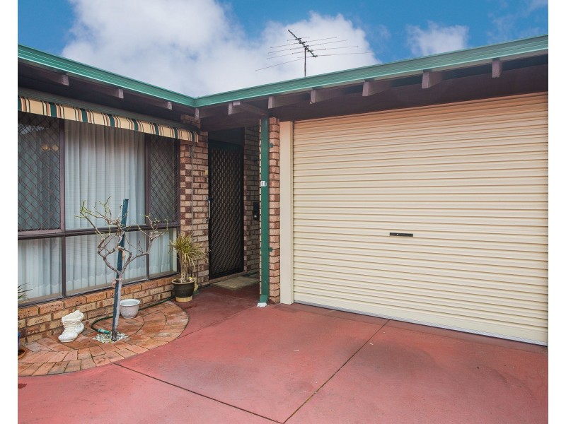 18 Rhine Way, Swan View WA 6056