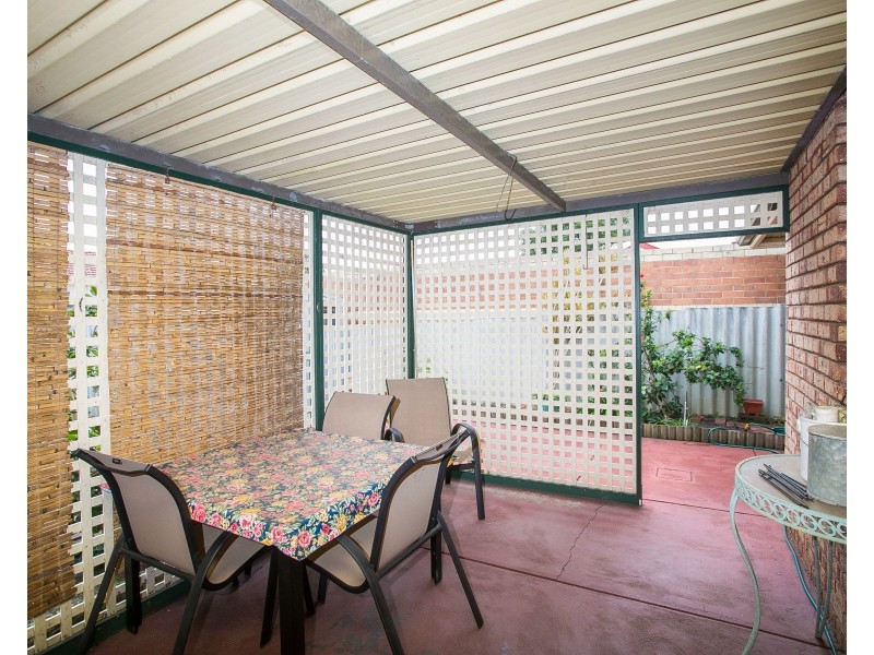 18 Rhine Way, Swan View WA 6056