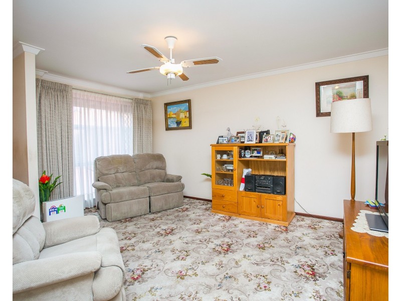 18 Rhine Way, Swan View WA 6056