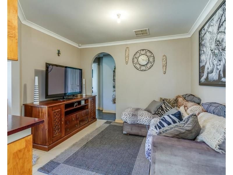 11 Chungking Grove, Stratton WA 6056