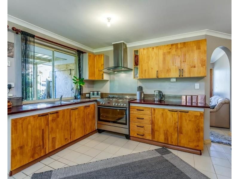 11 Chungking Grove, Stratton WA 6056