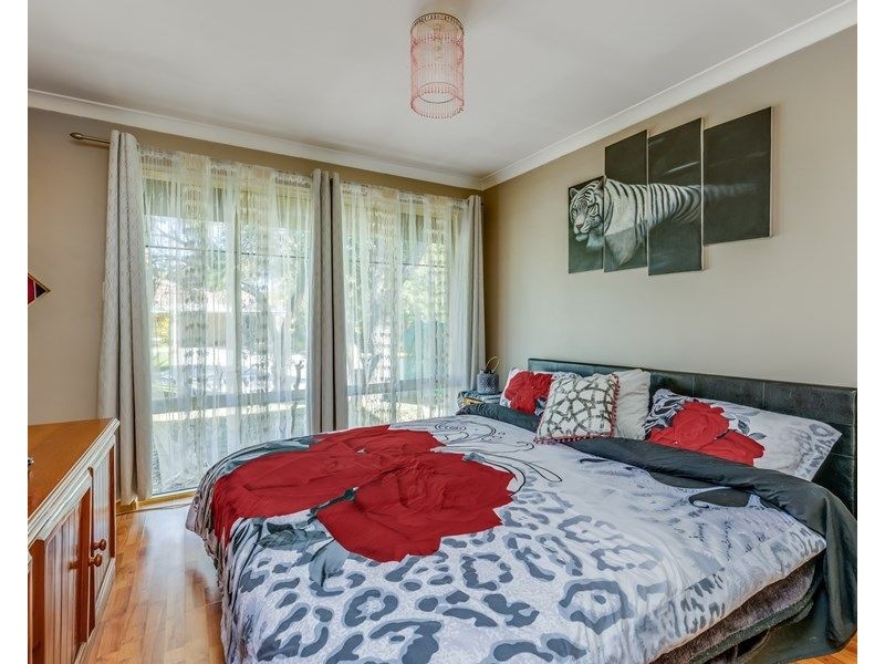 11 Chungking Grove, Stratton WA 6056