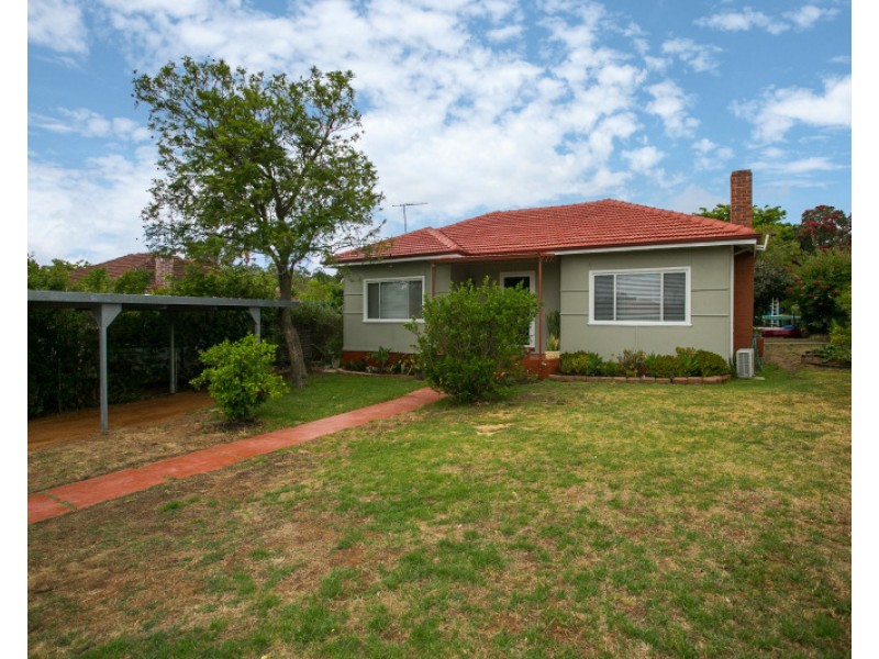 2 Alandale Road, Greenmount WA 6056