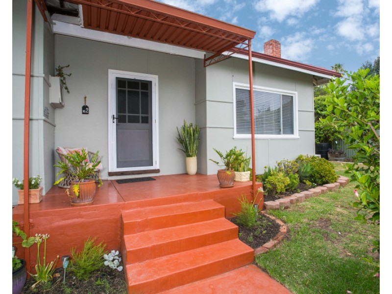 2 Alandale Road, Greenmount WA 6056