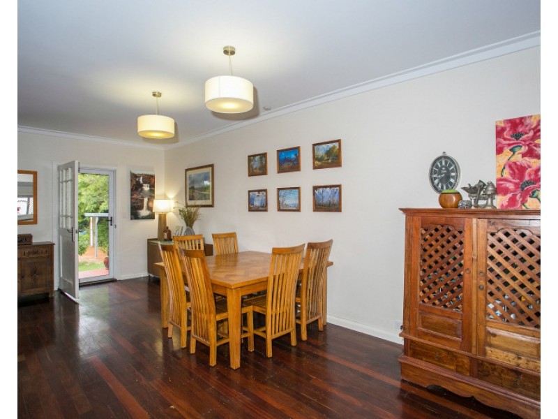 2 Alandale Road, Greenmount WA 6056