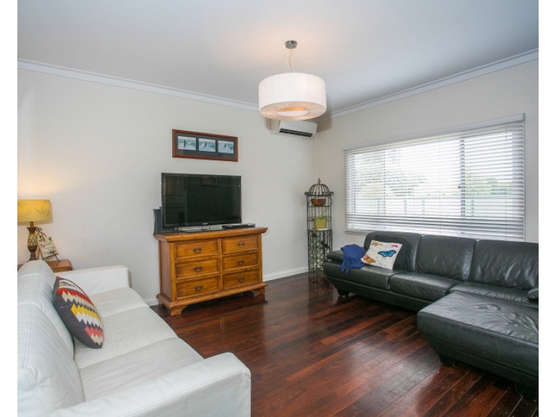 2 Alandale Road, Greenmount WA 6056