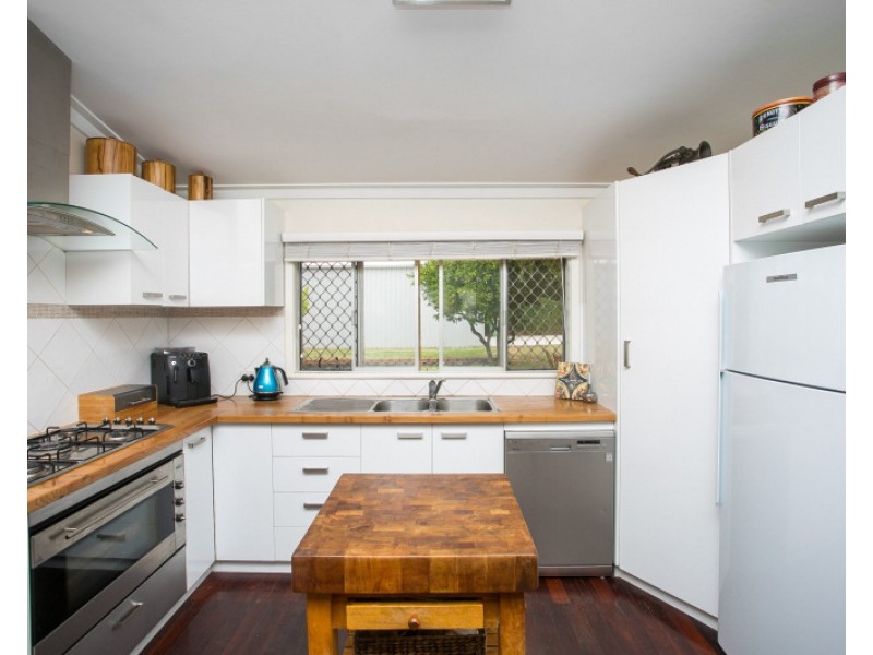 2 Alandale Road, Greenmount WA 6056