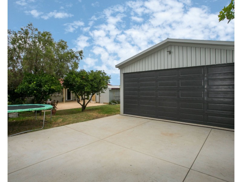 2 Alandale Road, Greenmount WA 6056