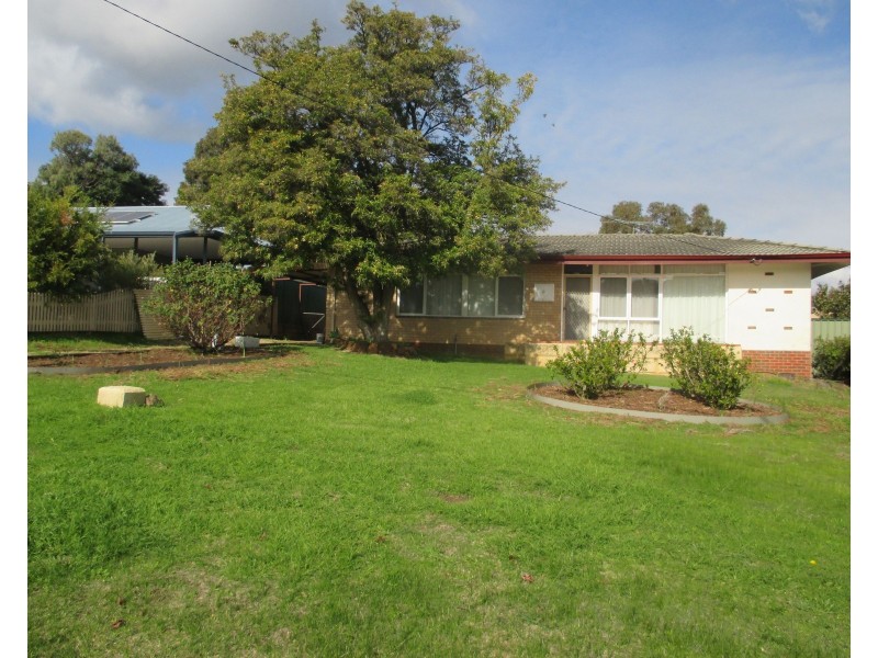 6 Churchill Drive, Swan View WA 6056