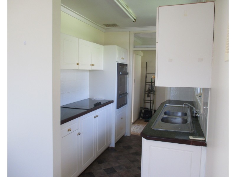 6 Churchill Drive, Swan View WA 6056