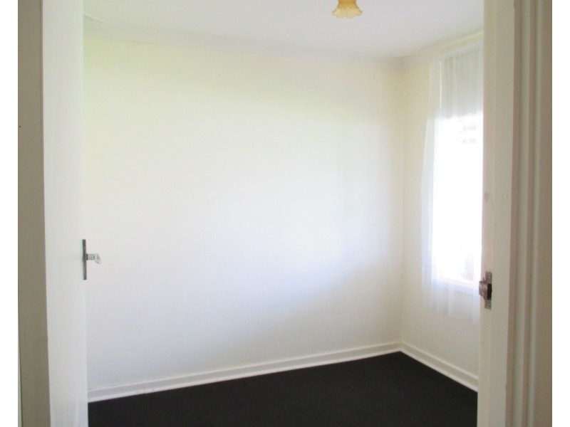 6 Churchill Drive, Swan View WA 6056