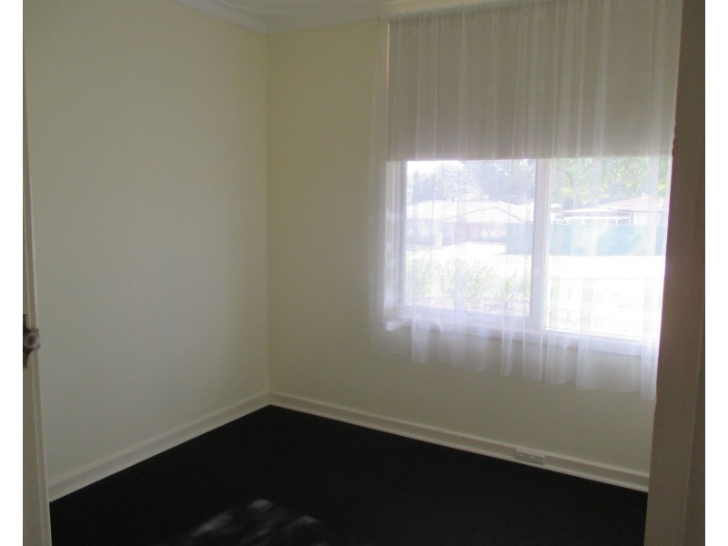 6 Churchill Drive, Swan View WA 6056