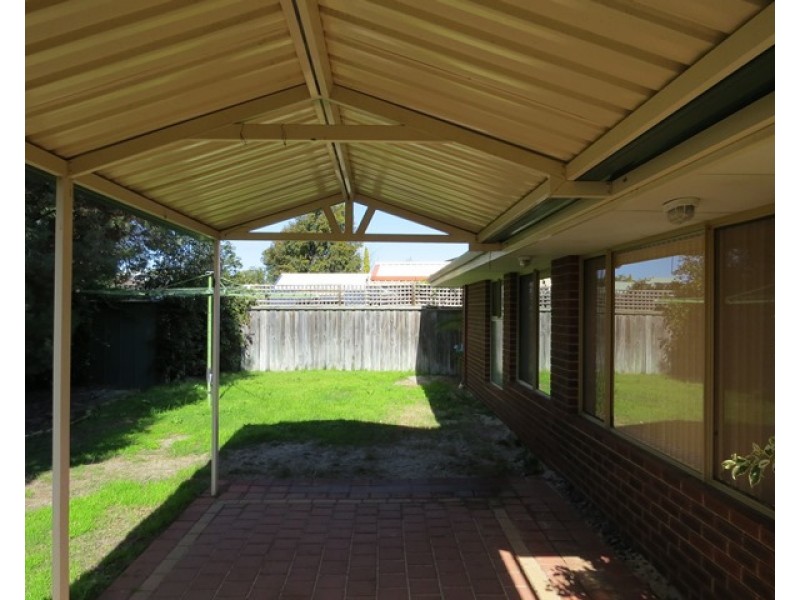 38 Fringe Lily Crescent, Ellenbrook WA 6069