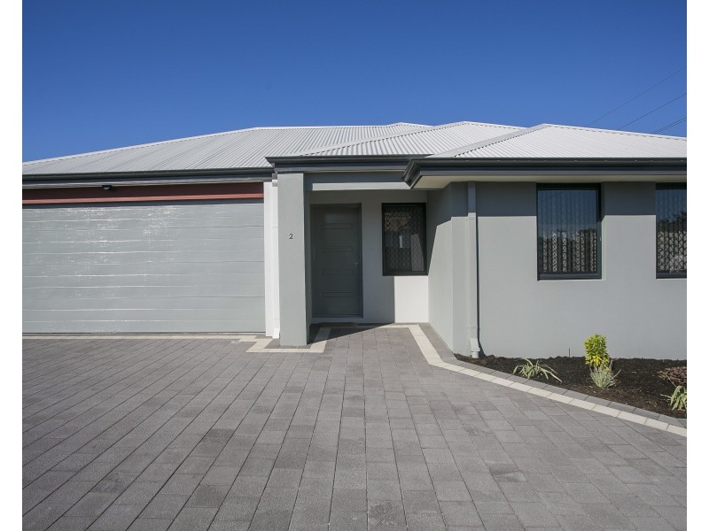 2/312 Wharf Street, Queens Park WA 6107