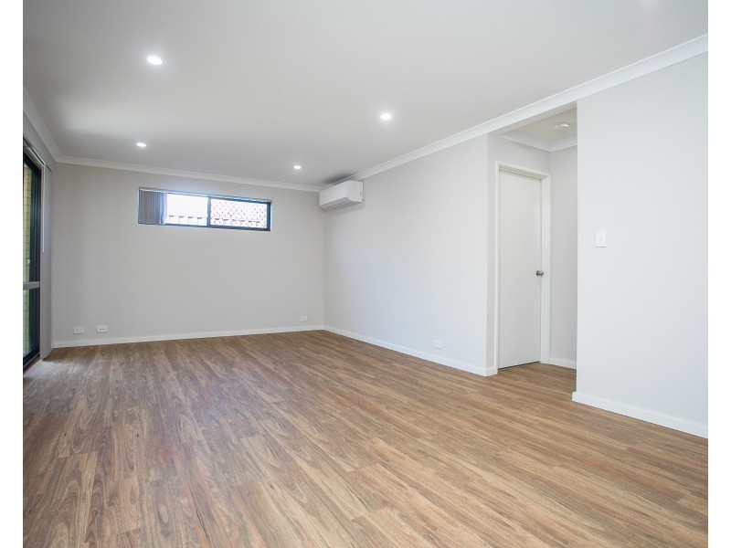 2/312 Wharf Street, Queens Park WA 6107