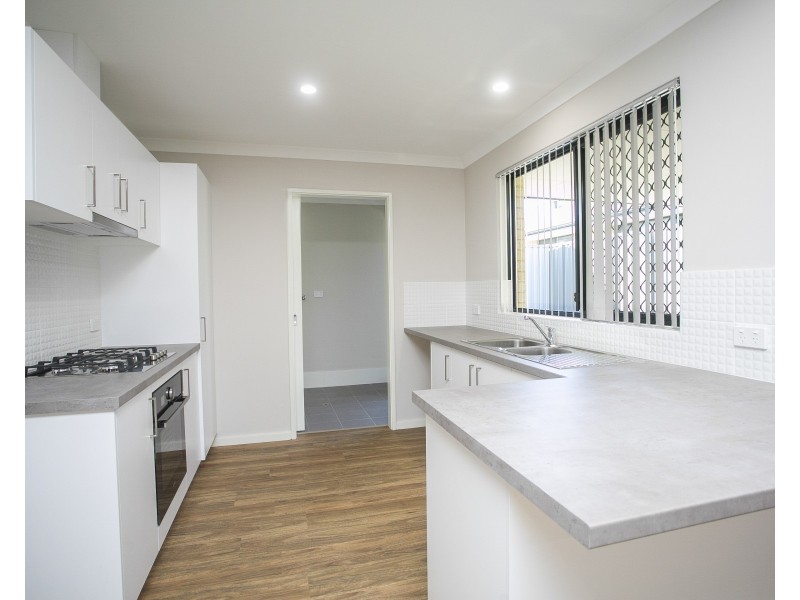 2/312 Wharf Street, Queens Park WA 6107