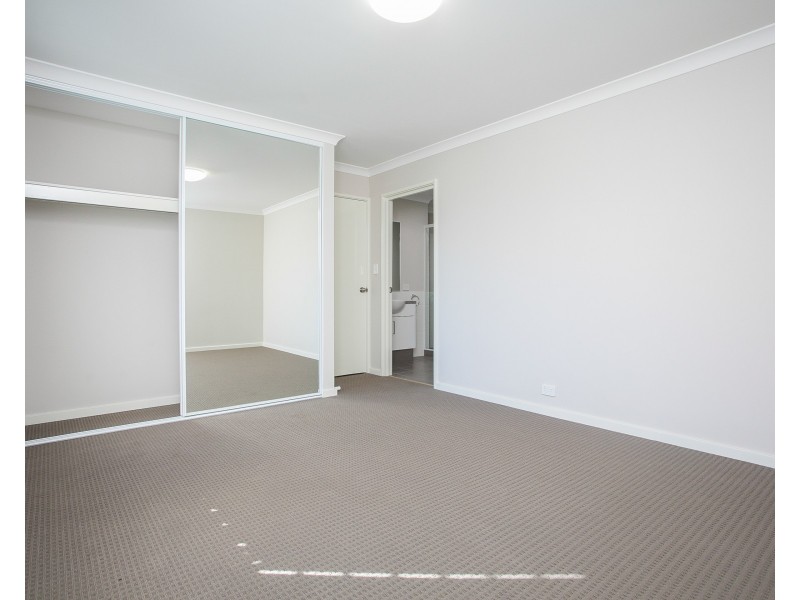 2/312 Wharf Street, Queens Park WA 6107