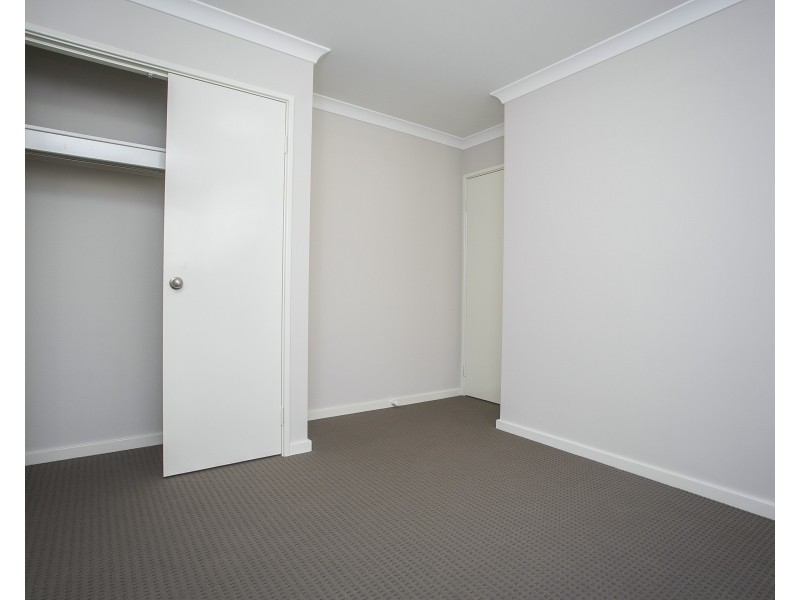 2/312 Wharf Street, Queens Park WA 6107