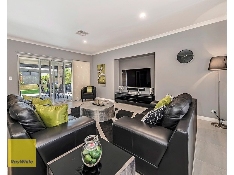 19 The Embankment, South Guildford WA 6055