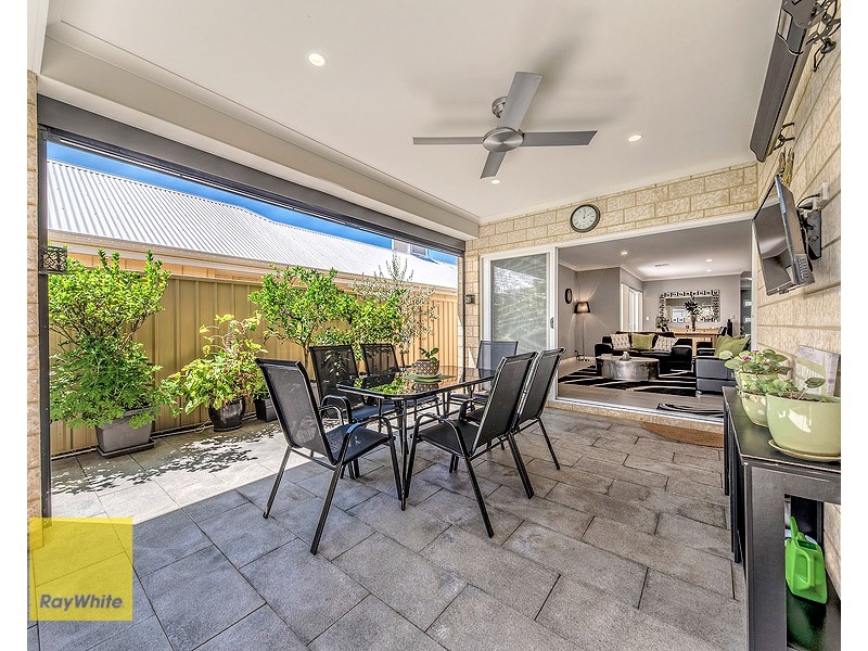 19 The Embankment, South Guildford WA 6055