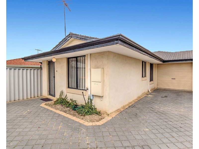4/12 Mathoura Street, Midland WA 6056