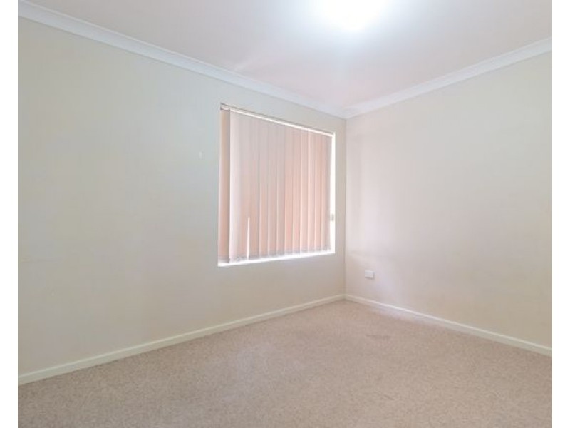 4/12 Mathoura Street, Midland WA 6056