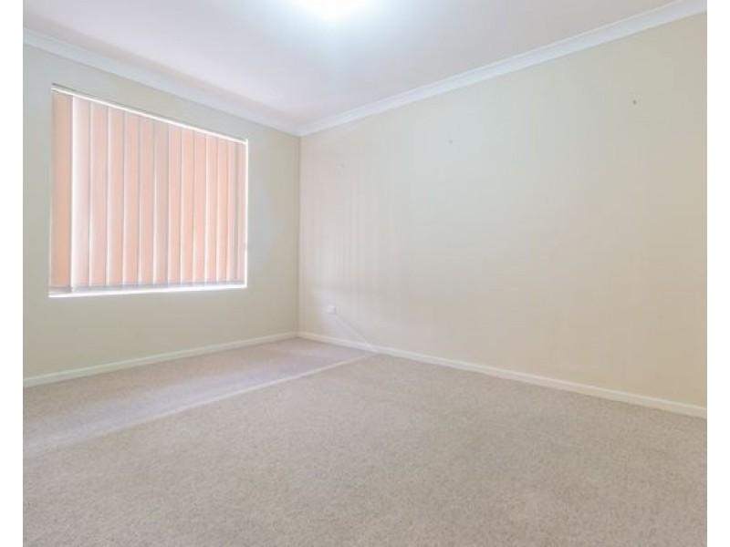 4/12 Mathoura Street, Midland WA 6056