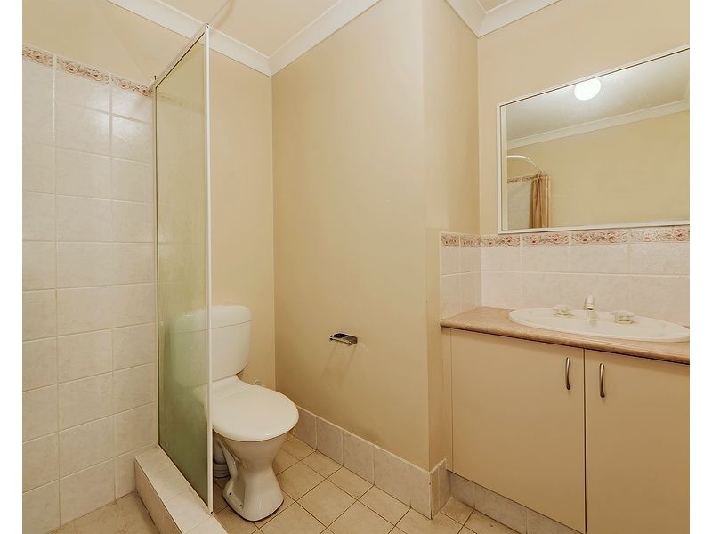 4/12 Mathoura Street, Midland WA 6056