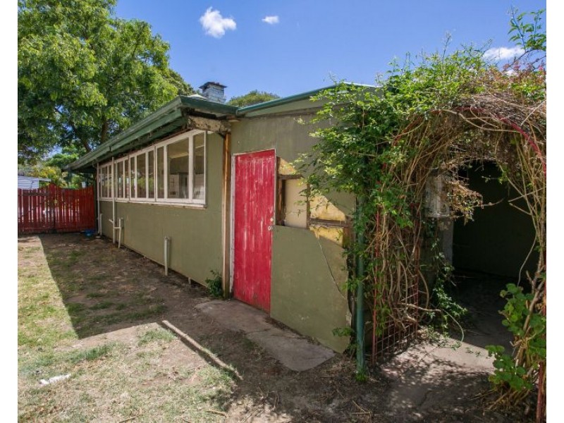 12 William Street, Midland WA 6056
