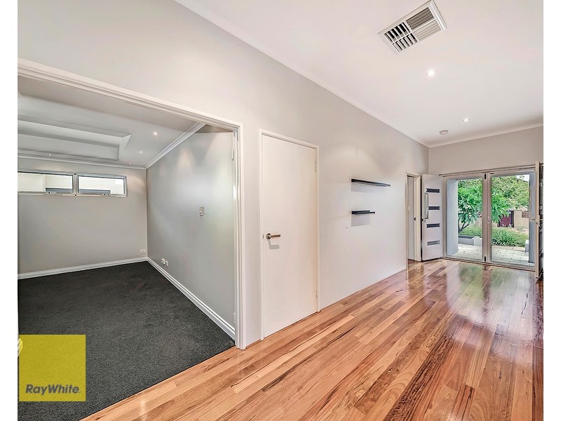 4 Pexton Drive, South Guildford WA 6055