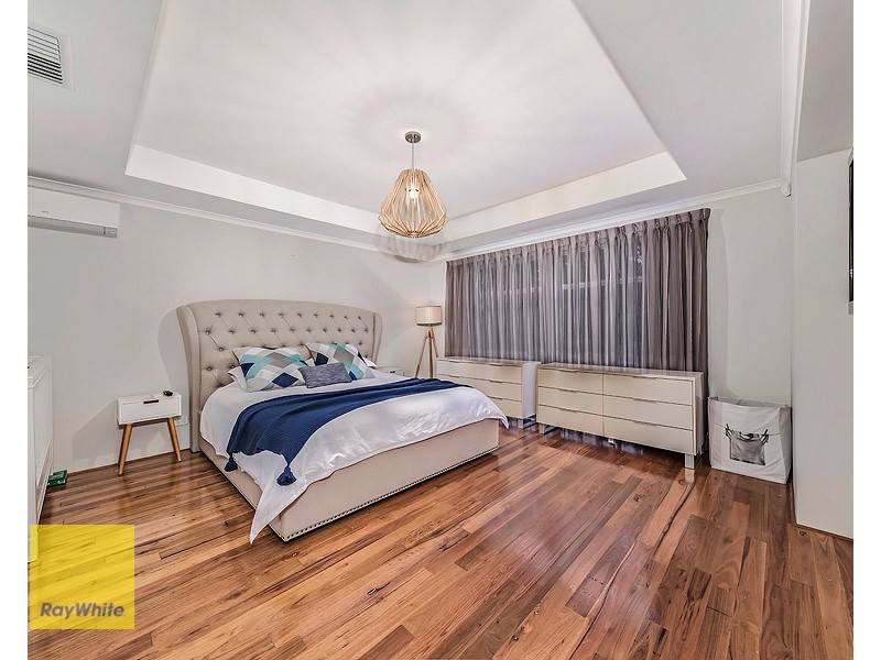 4 Pexton Drive, South Guildford WA 6055