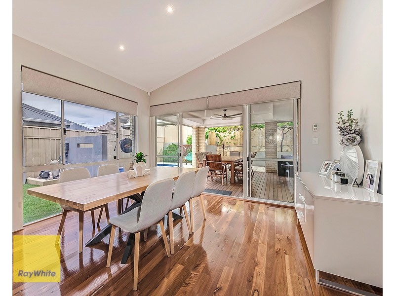 4 Pexton Drive, South Guildford WA 6055