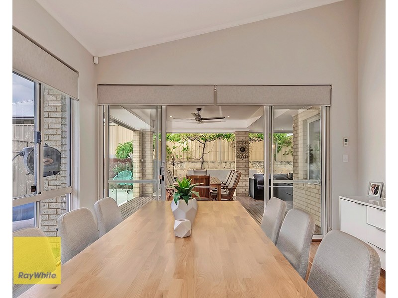 4 Pexton Drive, South Guildford WA 6055