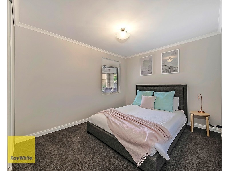 4 Pexton Drive, South Guildford WA 6055